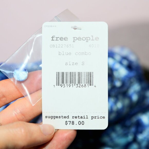 $78 FREE PEOPLE - Blue Velvet Take a Break Halter Top Shirt - Women's Small NEW - Picture 7 of 7